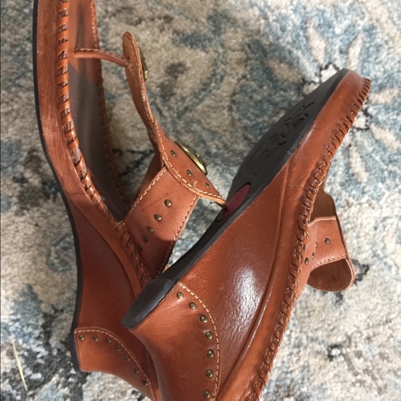 Shoes - Picture 7 of 8